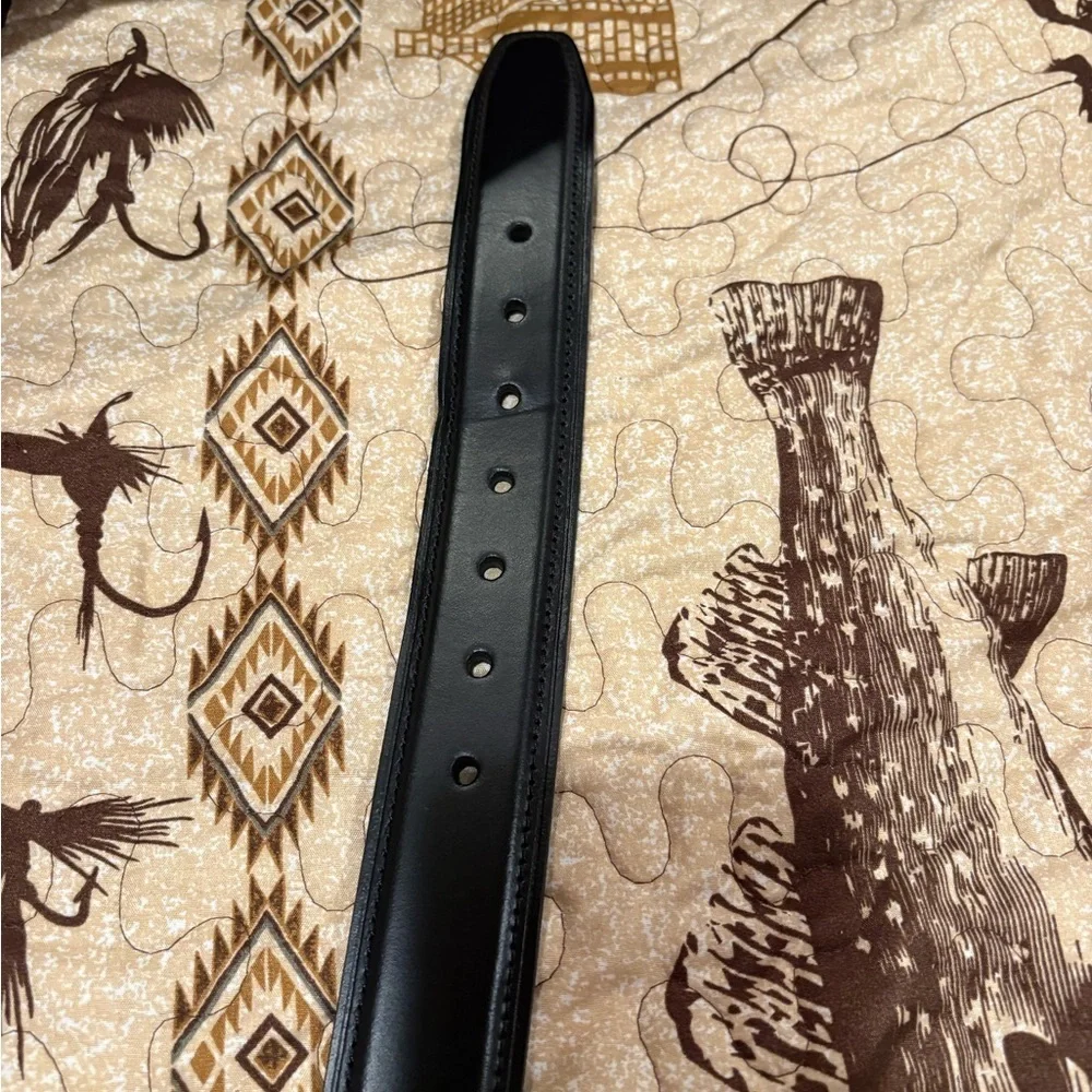 Columbia Men's Black Leather Belt (38-40) L
